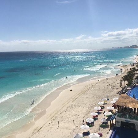 Studio Oceanfront Prime Location كانكون المظهر الخارجي الصورة