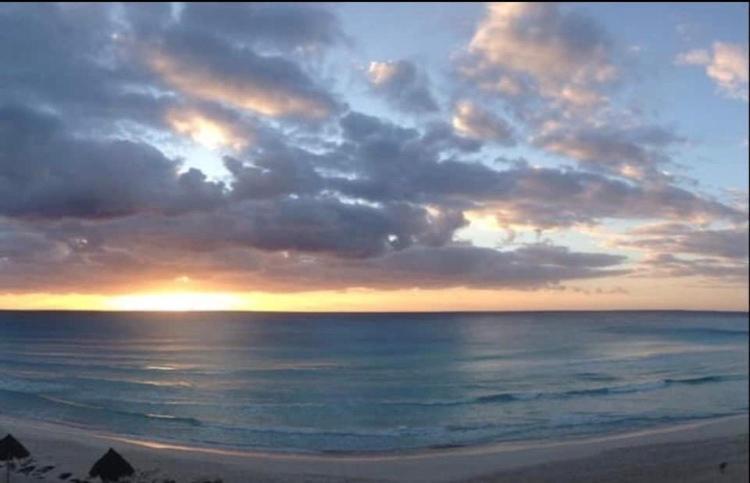 Studio Oceanfront Prime Location كانكون المظهر الخارجي الصورة