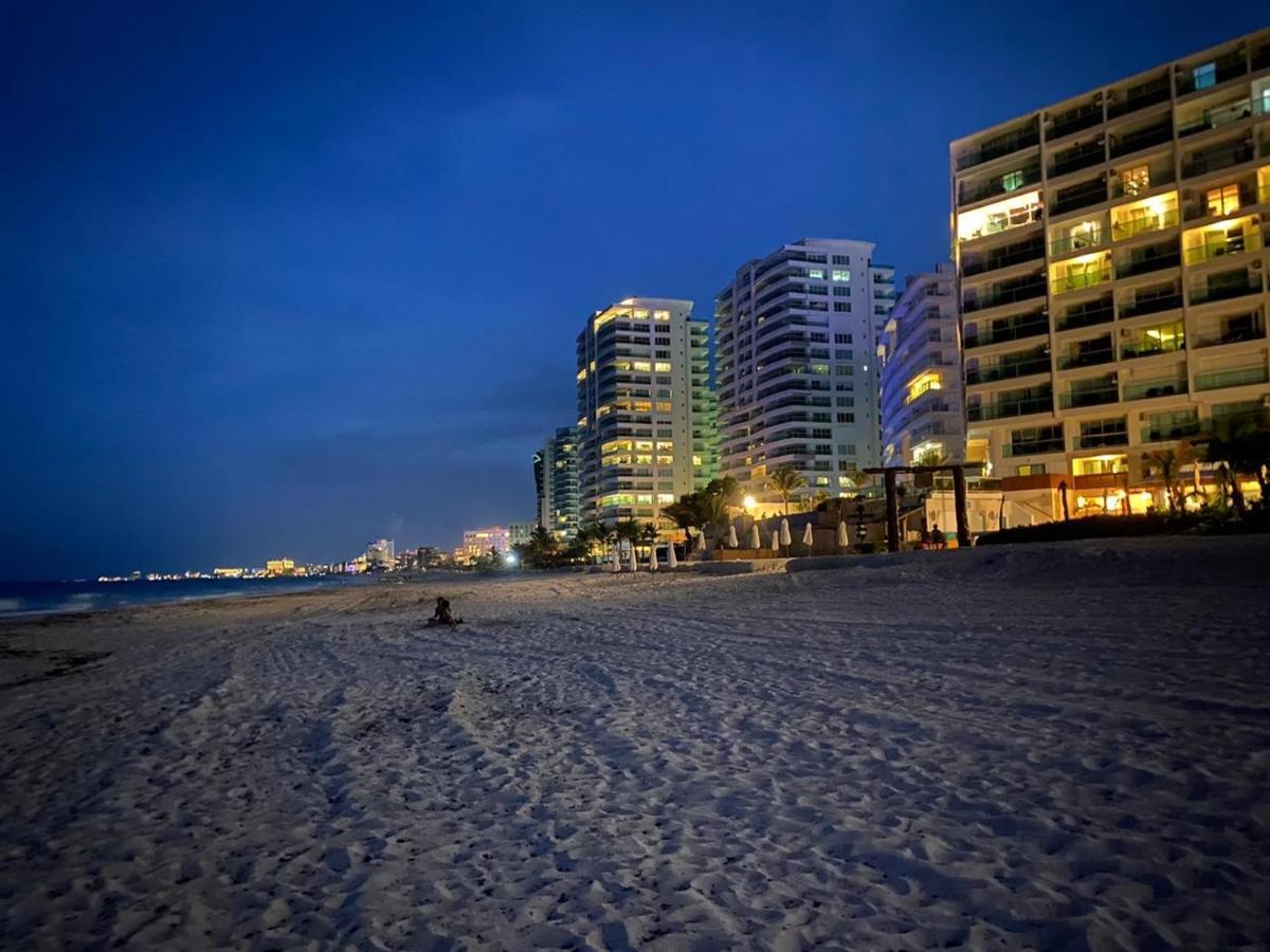 Studio Oceanfront Prime Location كانكون المظهر الخارجي الصورة
